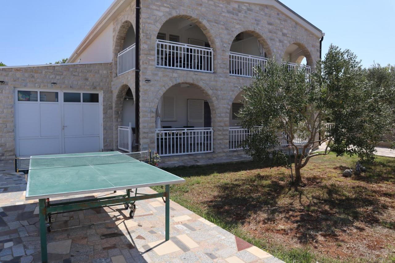Apartmani Sanja Vir Exterior foto