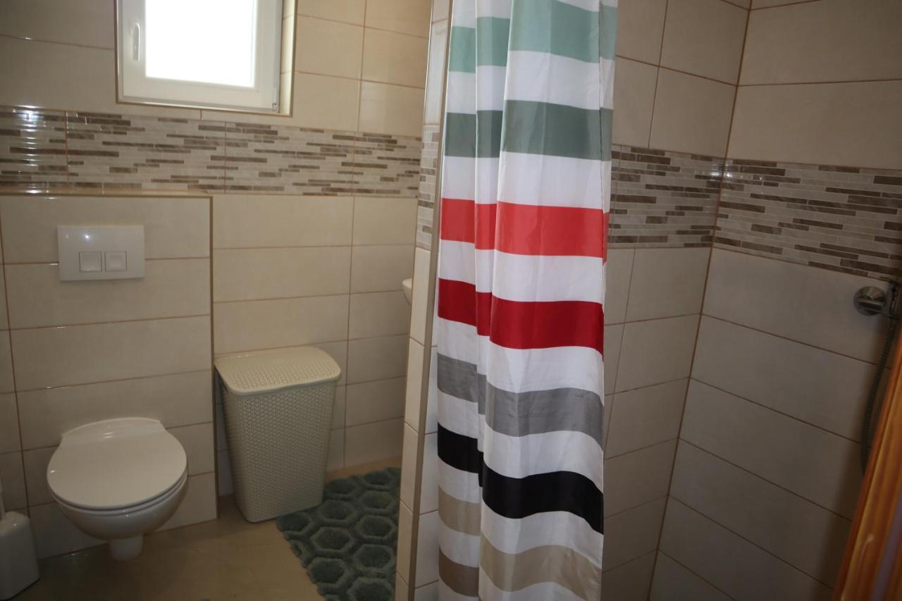 Apartmani Sanja Vir Exterior foto